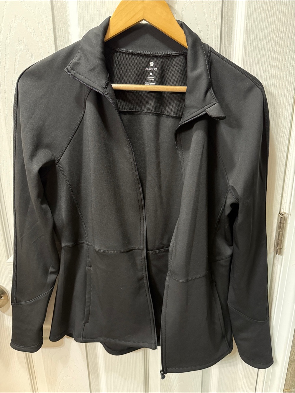 Apana Women’s Black Full-Zip Jacket